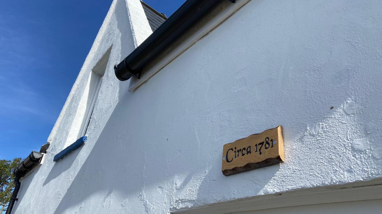 Carnmhor, Isle Of Skye - Stunning 242 Year Old Cottage On Its Own Sea Shore! Breakish Buitenkant foto