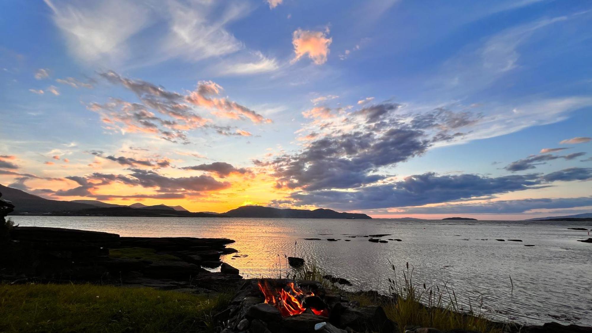 Carnmhor, Isle Of Skye - Stunning 242 Year Old Cottage On Its Own Sea Shore! Breakish Buitenkant foto