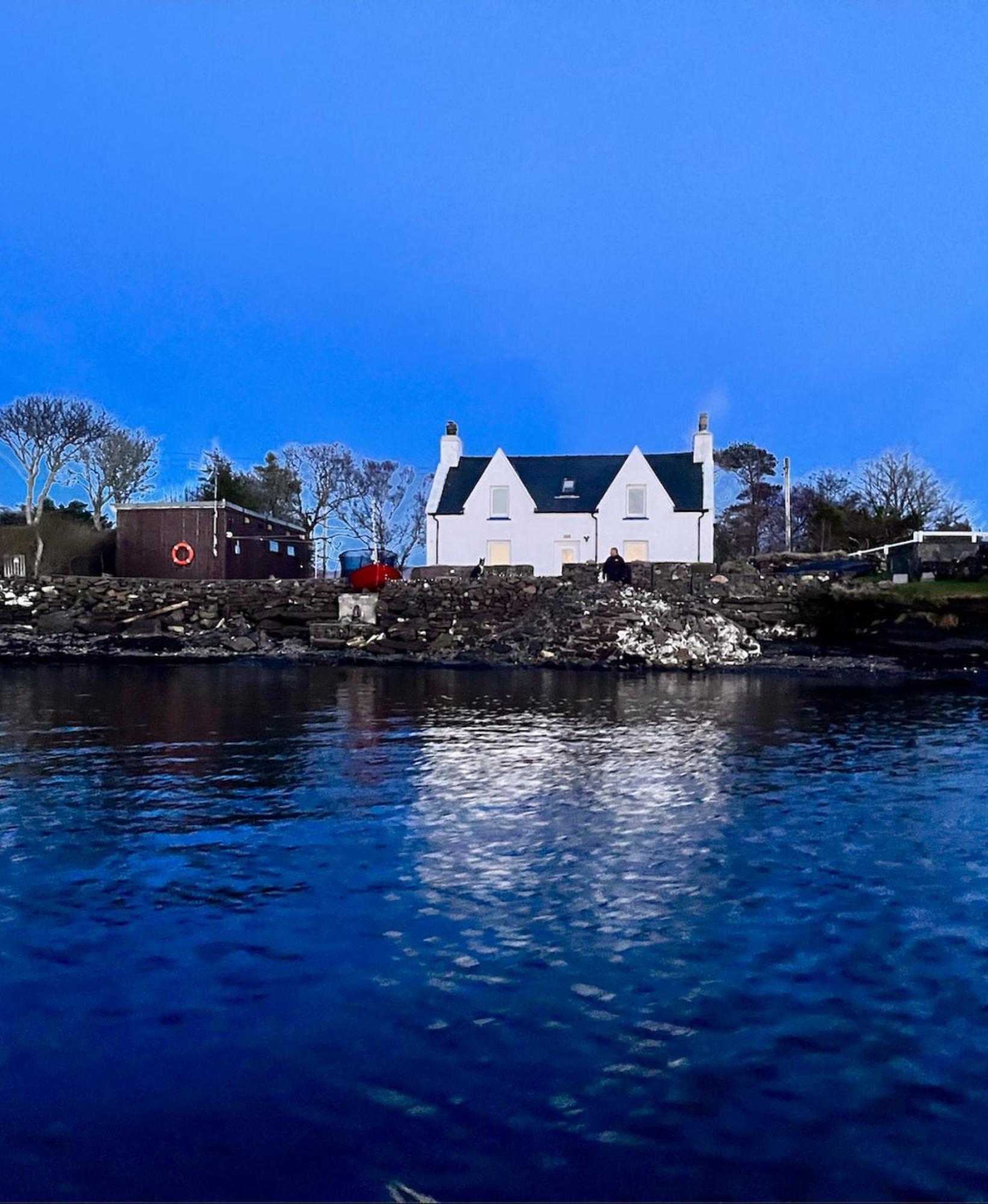 Carnmhor, Isle Of Skye - Stunning 242 Year Old Cottage On Its Own Sea Shore! Breakish Buitenkant foto